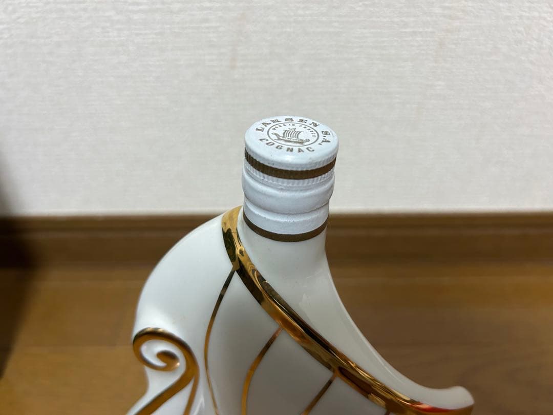 Cognac Larsen Invincible 陶器ボトル　２本セット