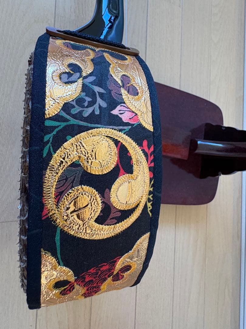 値下げしました沖縄三線 本張り一枚皮 ゆし実