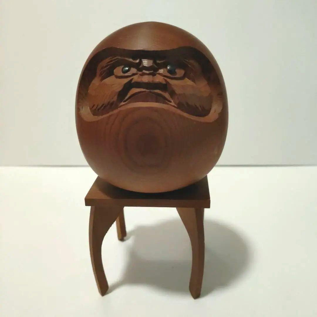 木彫り目出し達磨★一位一刀彫★台付