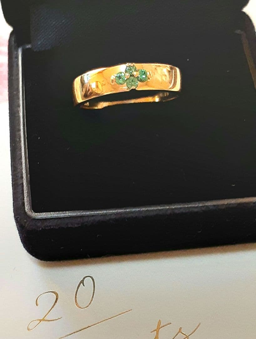 新品未使用18K リング 緑色エメラルド付き　15号サイズ