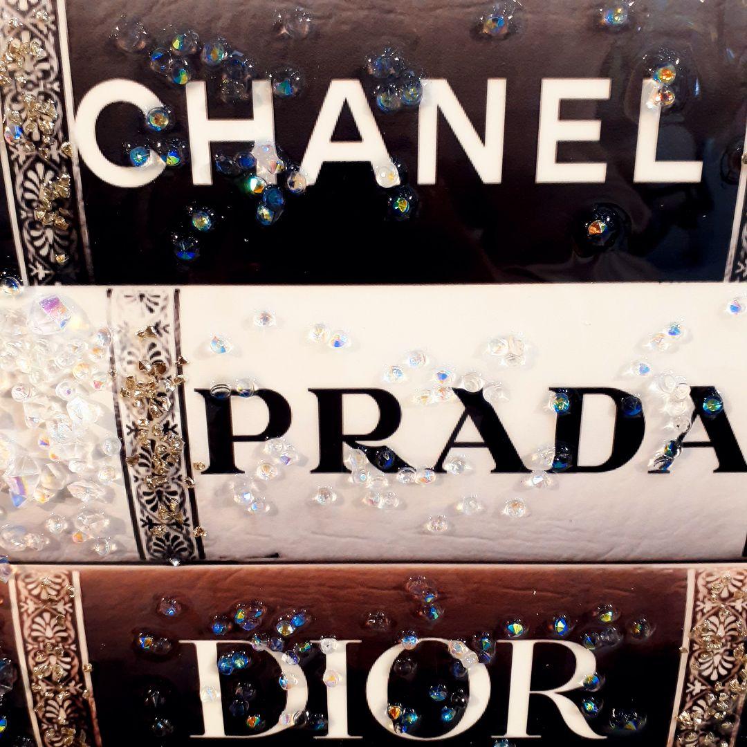 輸入雑貨　天然水晶石　クリスタルアート　『CHANEL』等　ブランドロゴ　宝石