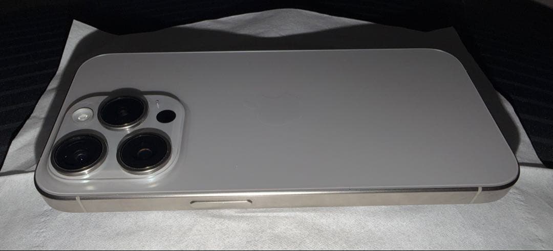 Apple iPhone 15Pro 256GB ナチュラルチタニウム