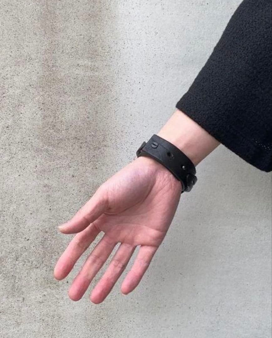 美品！！ユリウス24SSベクトルレザーブレスレット　ブラック