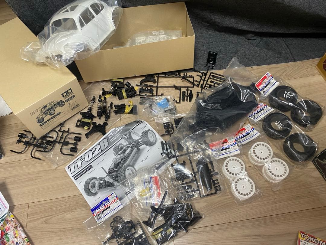 TT-02B 未組み立て ほぼ1台分 新品ワーゲンオフローダーボディ付き