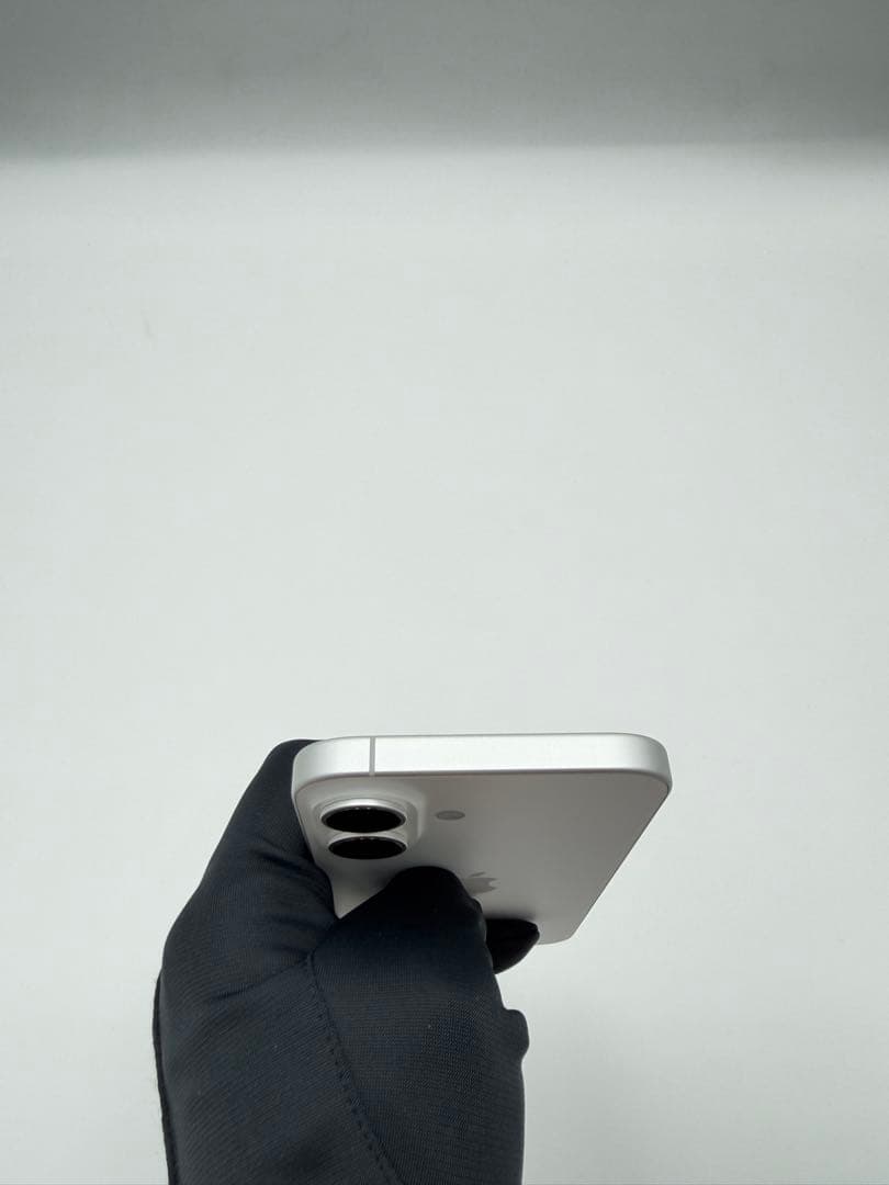 iPhone16 128GB White/ SIMフリー