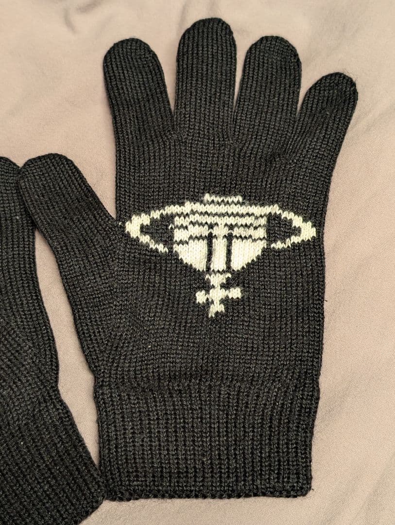 【ゆゆ】Vivienne Westwood ニットグローブ ブラック