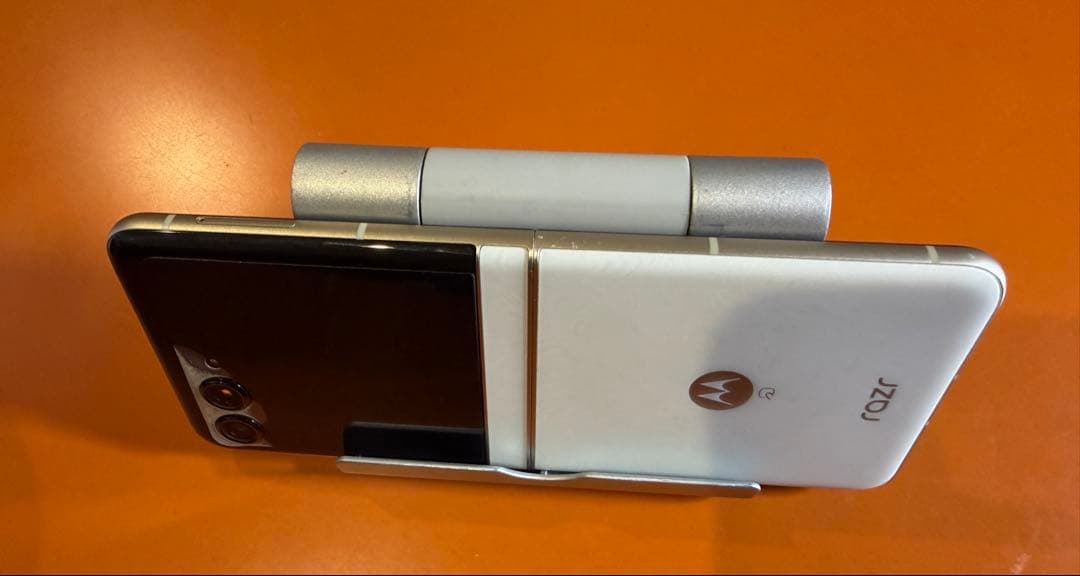 【最終週末値下】motorola razr 50d M-51E ドコモ 国内版