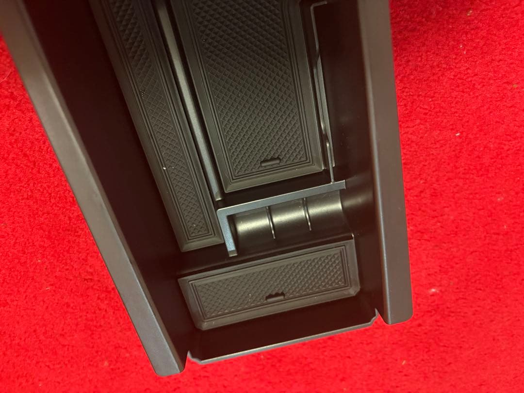 新型プリウス　車内アクセサリー