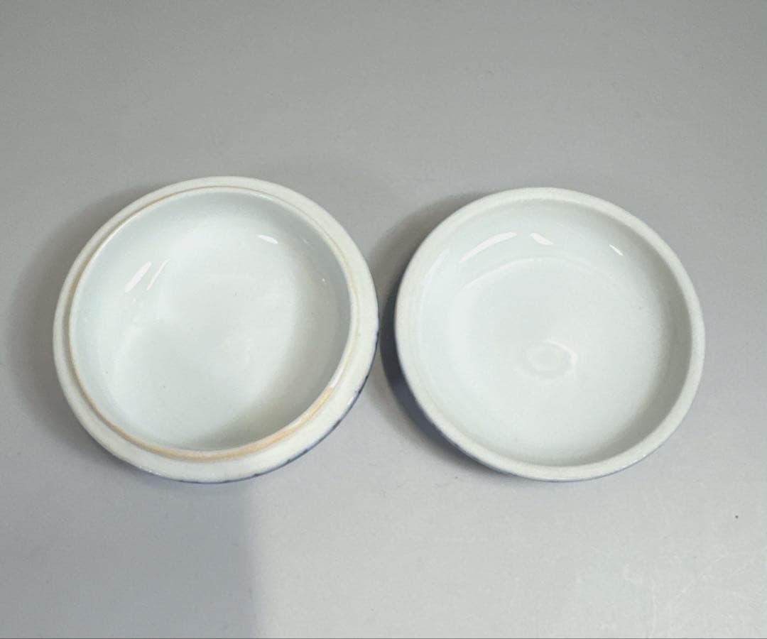 た*る様 茶道具 十三代 酒井田柿右衛門 古代染付 水玉文様 香合