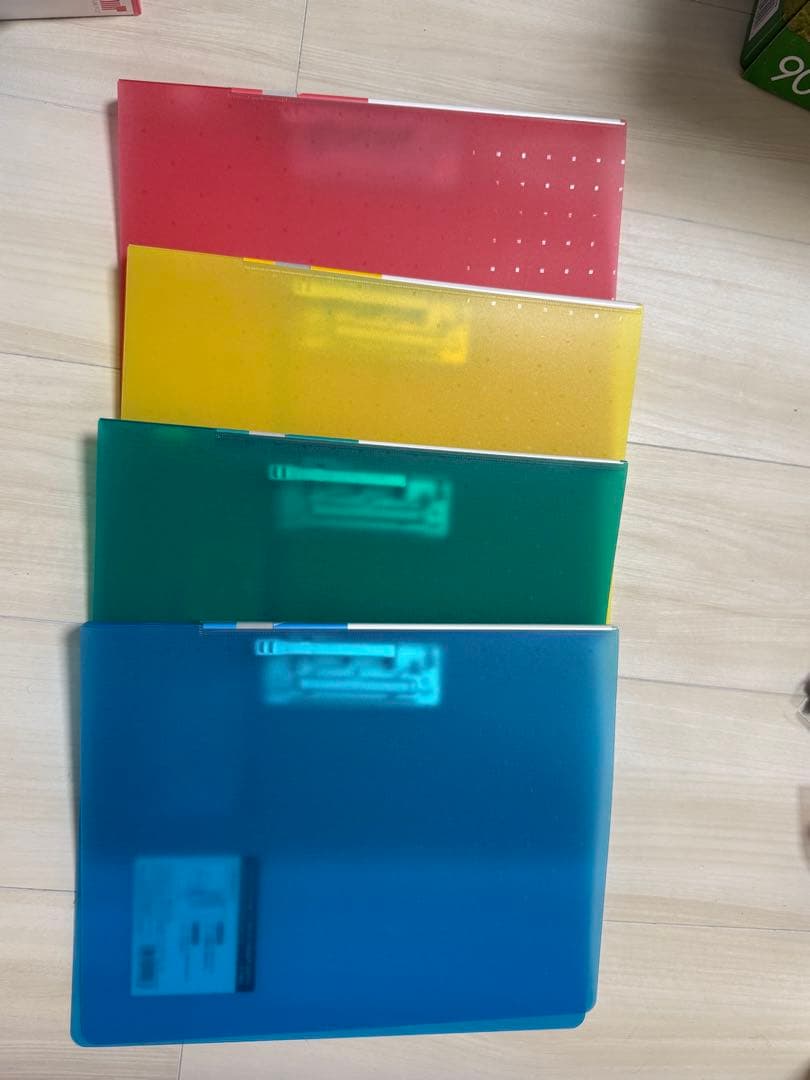 パンチレスファイルx32冊 イエロー.レッド.ブルー.グリーン