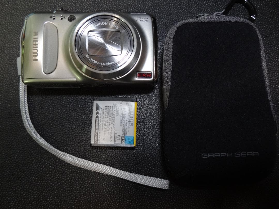 FINEPIX F550EXR シャンパンゴールド 外観極上