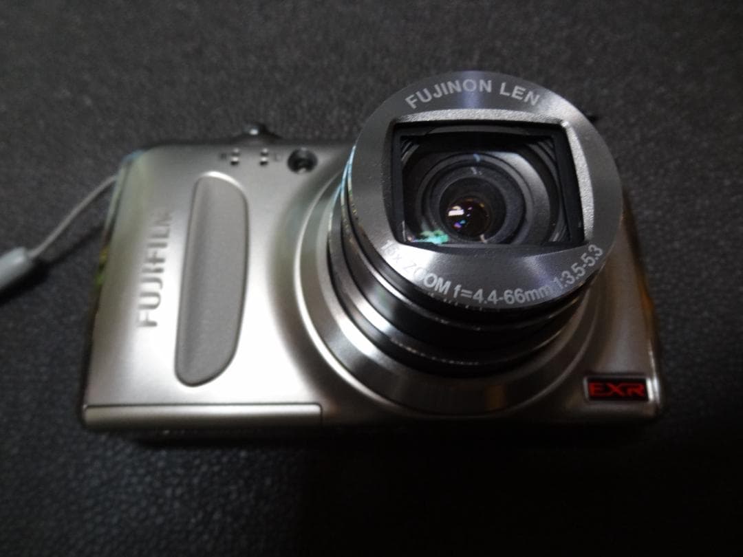 FINEPIX F550EXR シャンパンゴールド 外観極上