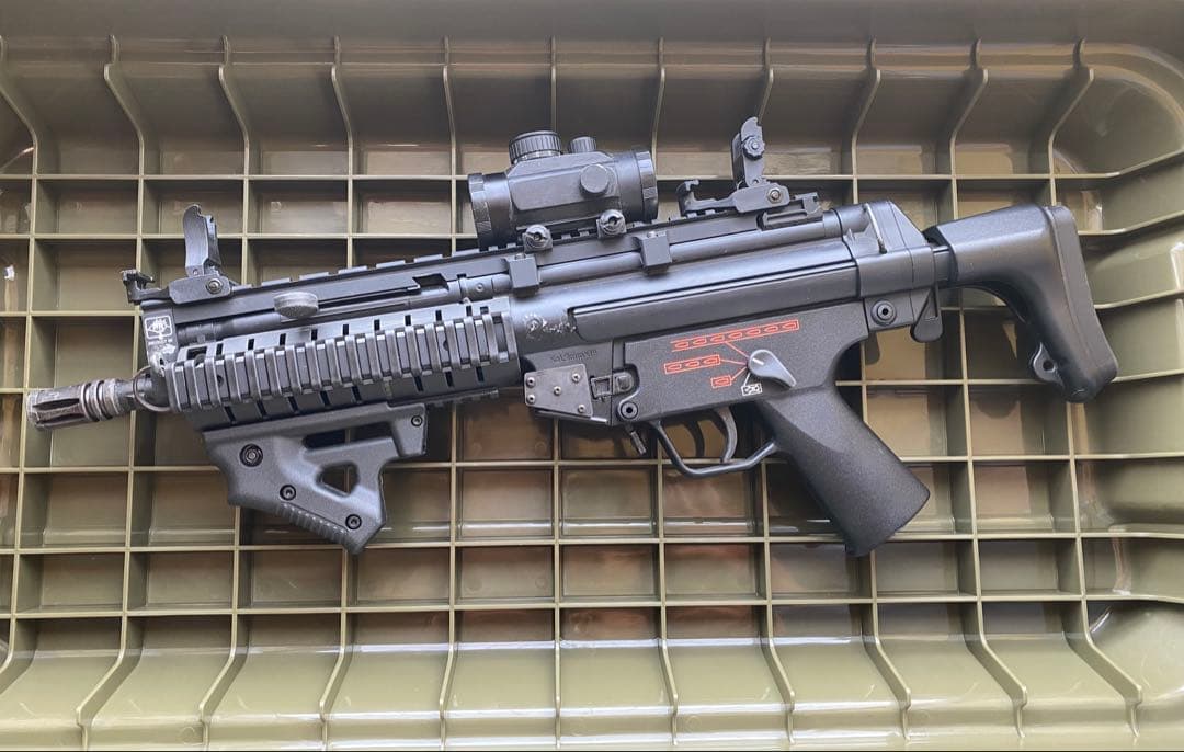 タ*カ様 東京マルイ MP5 ➕ハンドガン2丁