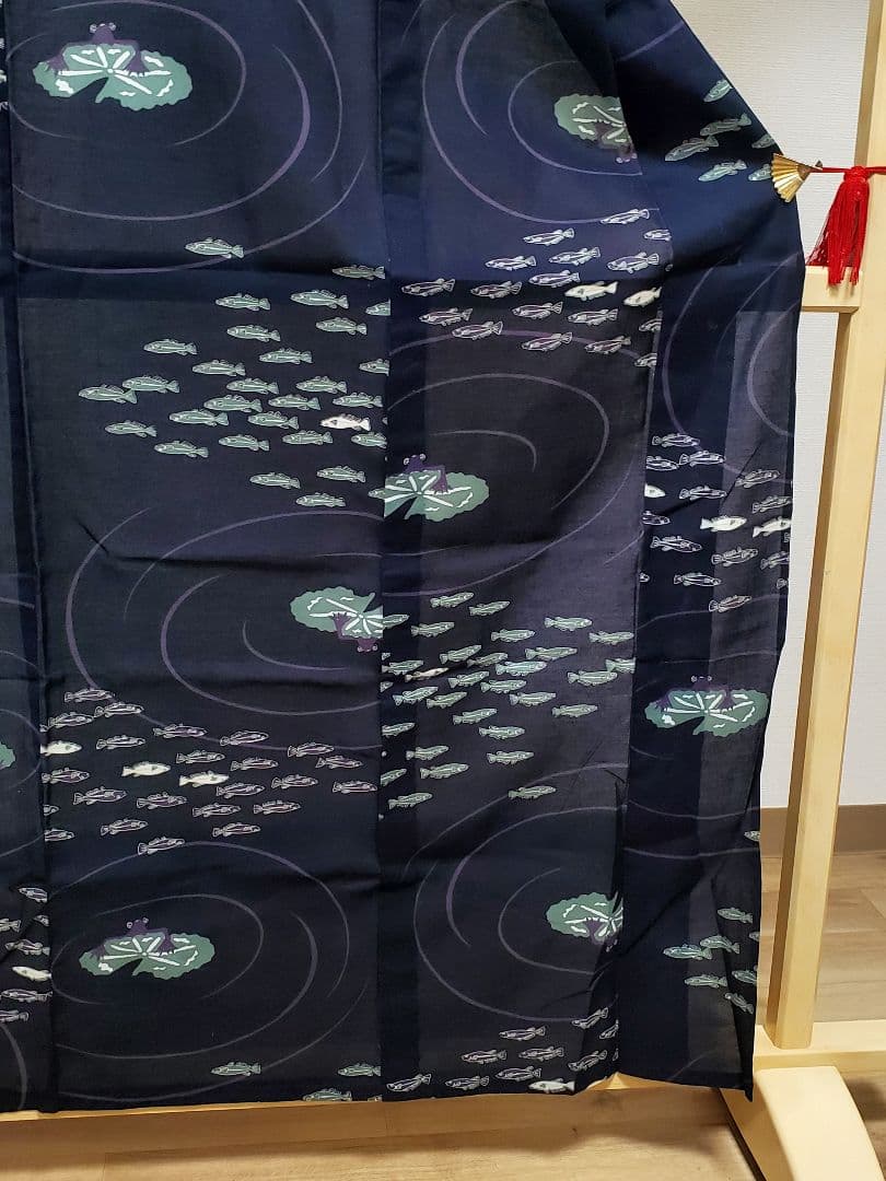 A 浴衣 かえると魚模様 水面 紺色 綿 夏物 着物