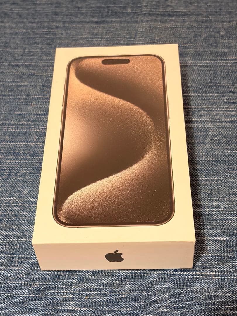 iPhone 15 Pro 256GB MOFTケース付　シルバー　SIMフリー