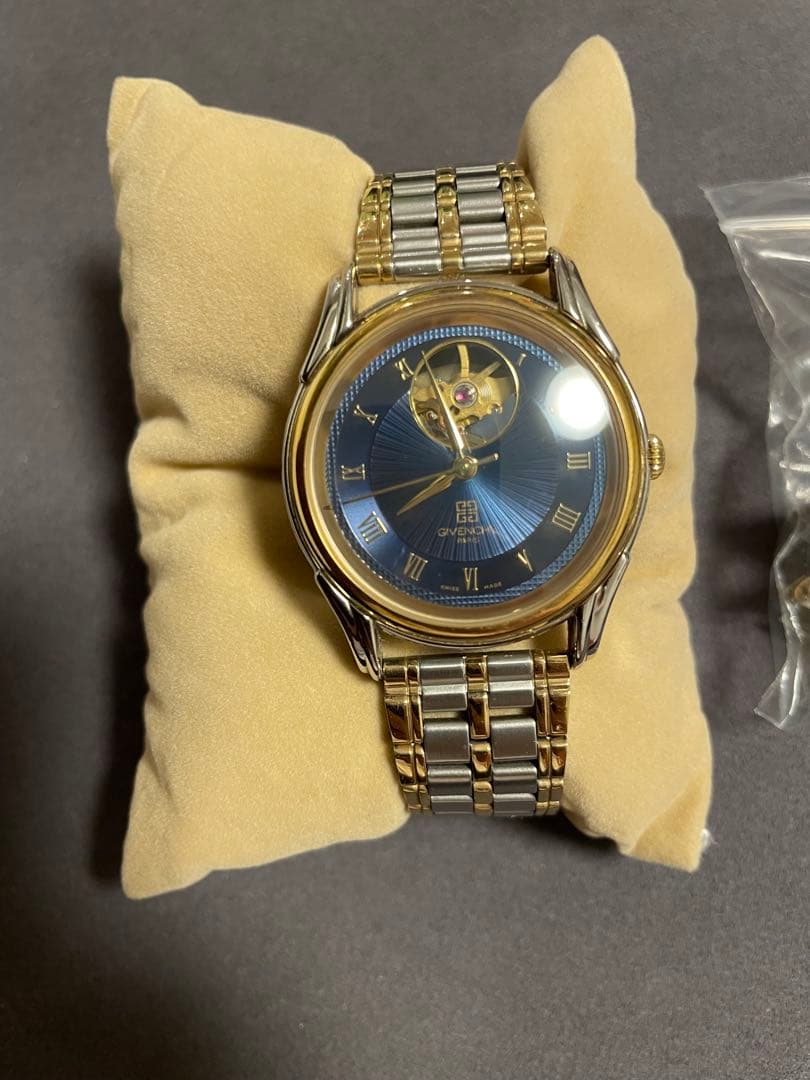 【最終値下げ】ジバンシー　メンズ　AT 稼働品　【極美品】　変えベルト付き