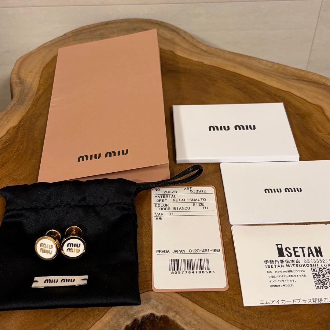 miumiu エナメルメタル ピアス