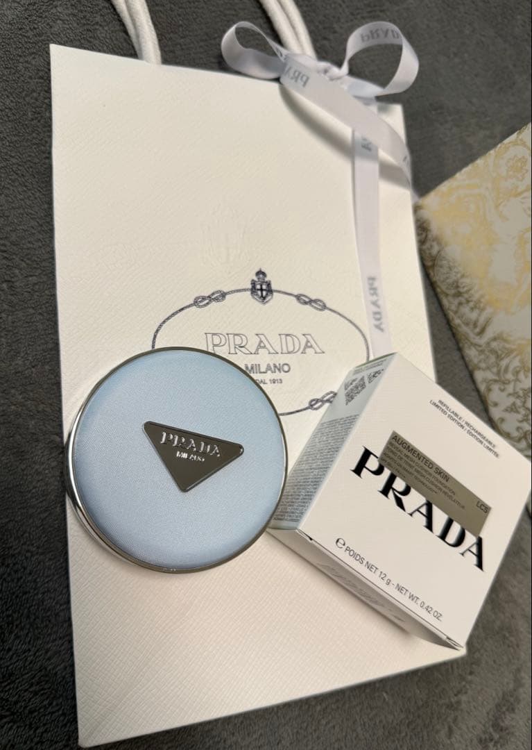 新品！PRADAプラダ　リヴィール　メッシュ　クッションファンデーション　LC5