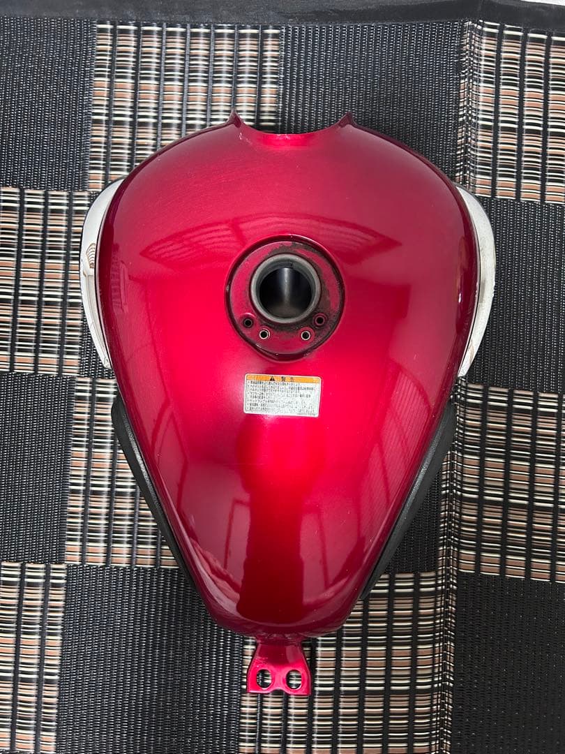 m*9様 W400純正タンク