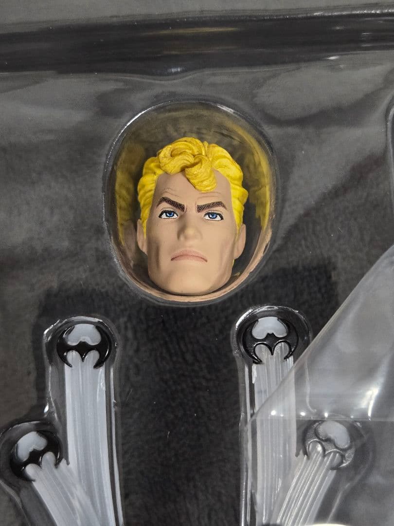 MAFEX マフェックス No.144 KNIGHTFALL BATMAN