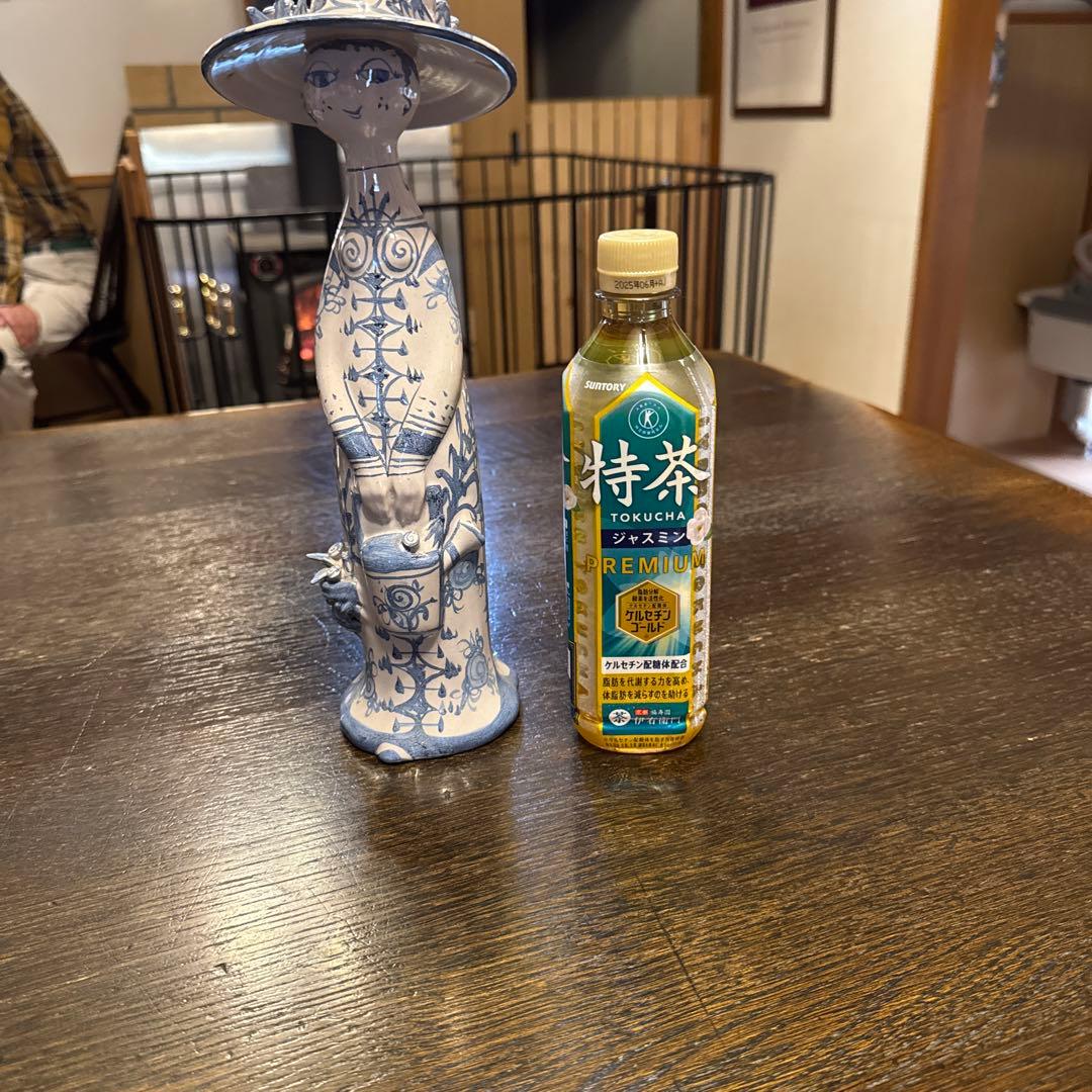 ビヨンヴィンブラッド　陶器人形　花