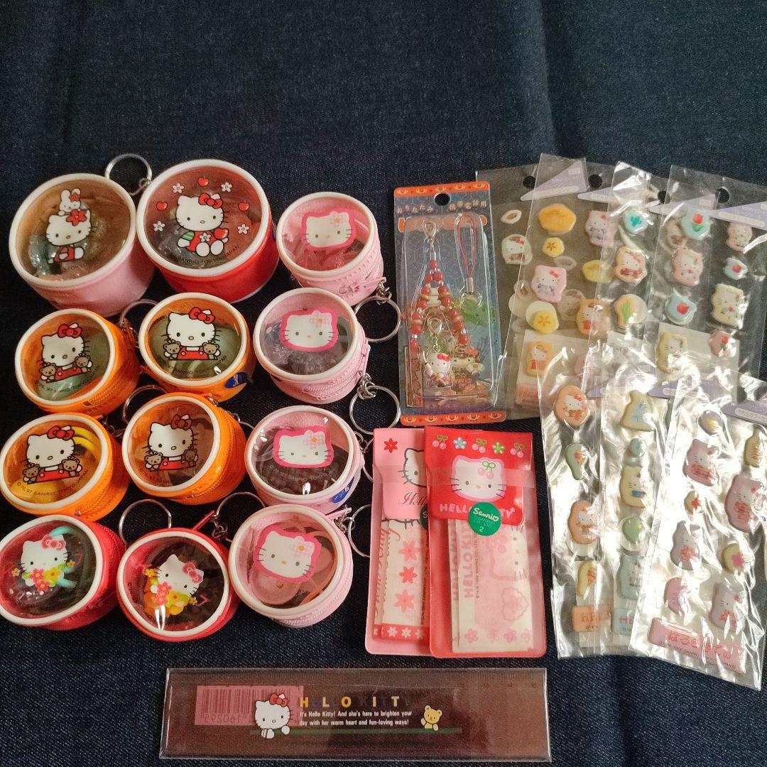 最終品　レトロハローキティホルダーポーチ　ストラップ　シール まとめて22点