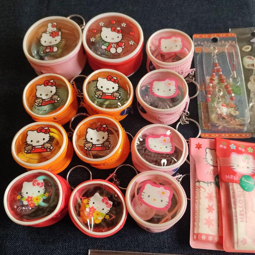 最終品　レトロハローキティホルダーポーチ　ストラップ　シール まとめて22点