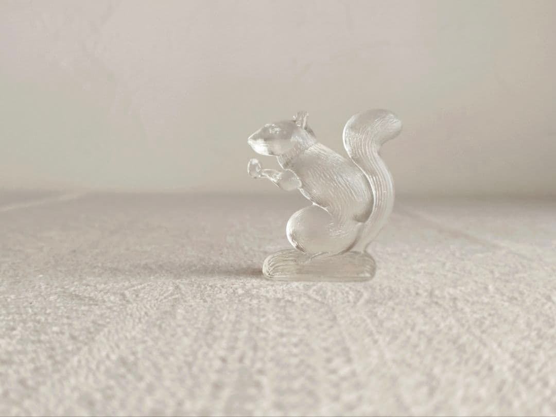 * vintage glass figure ୨୧ * ガラスの リスさん