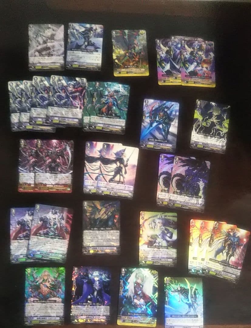 ヴァンガード 銀の茨の竜使いルキエ sp ４枚 +オマケ