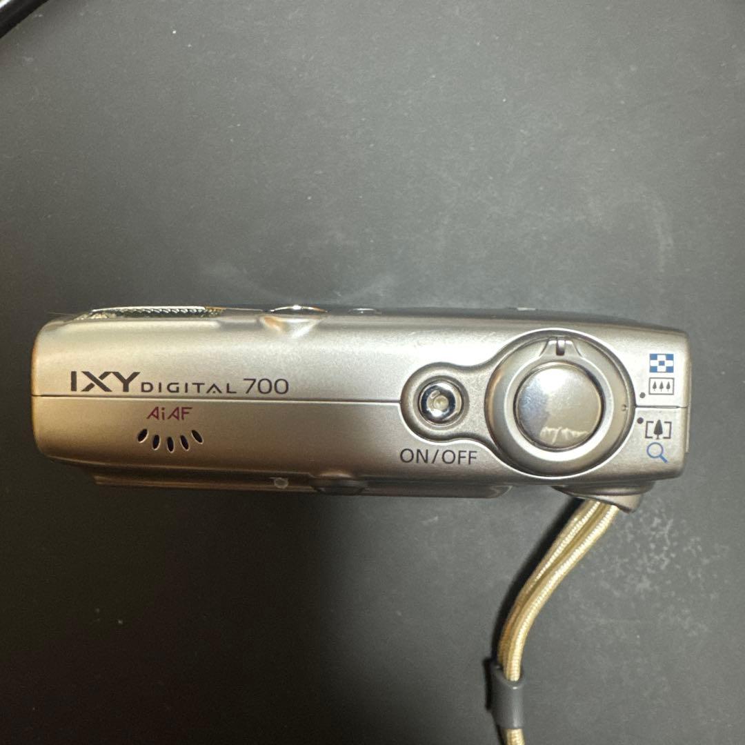Cânon Ixy digital 700