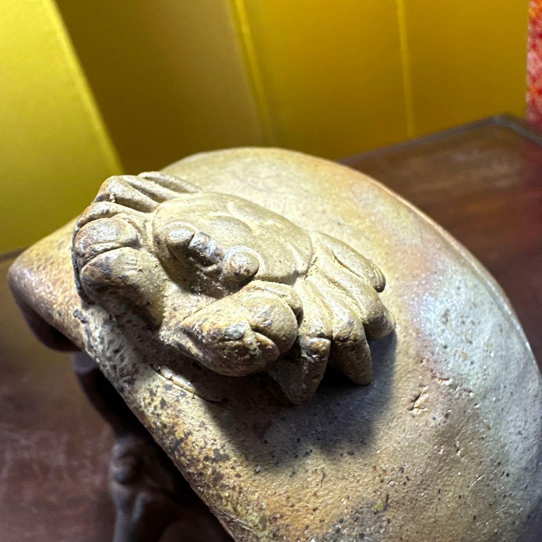 備前焼，カエルの彫刻付き陶器