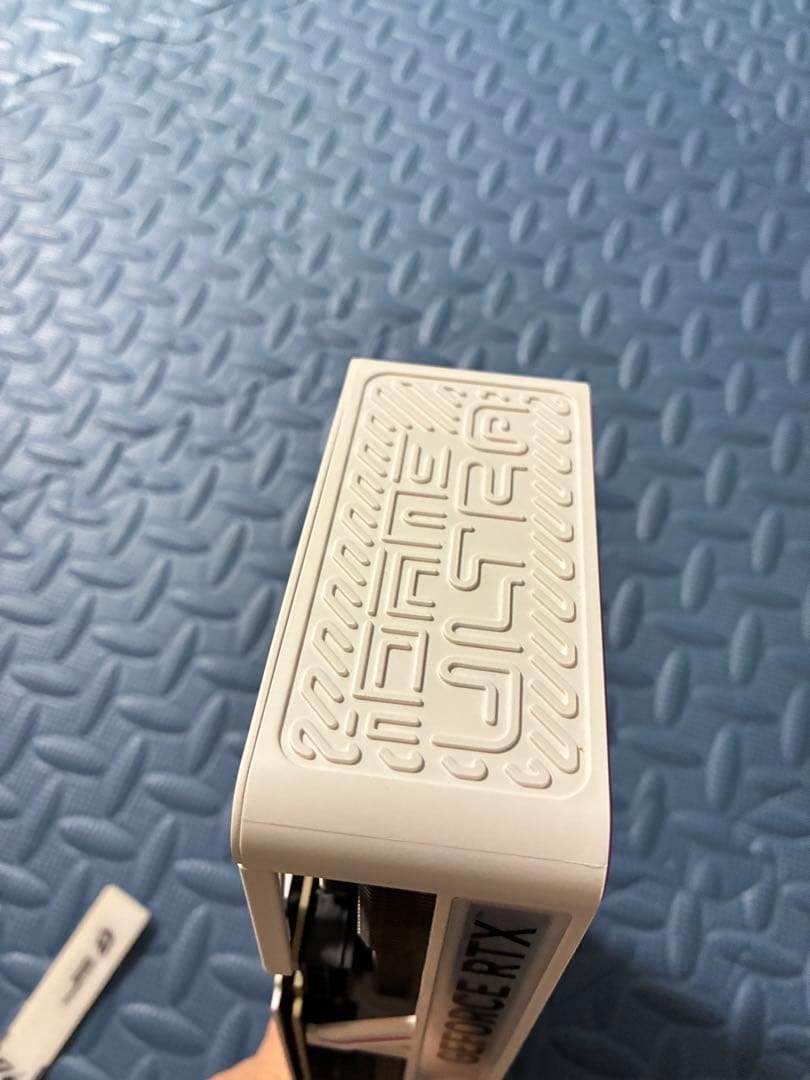 グラフィックボード・グラボ・ビデオカード COLORFUL RTX 5060 Ti Ultra W DUO OC 16GB