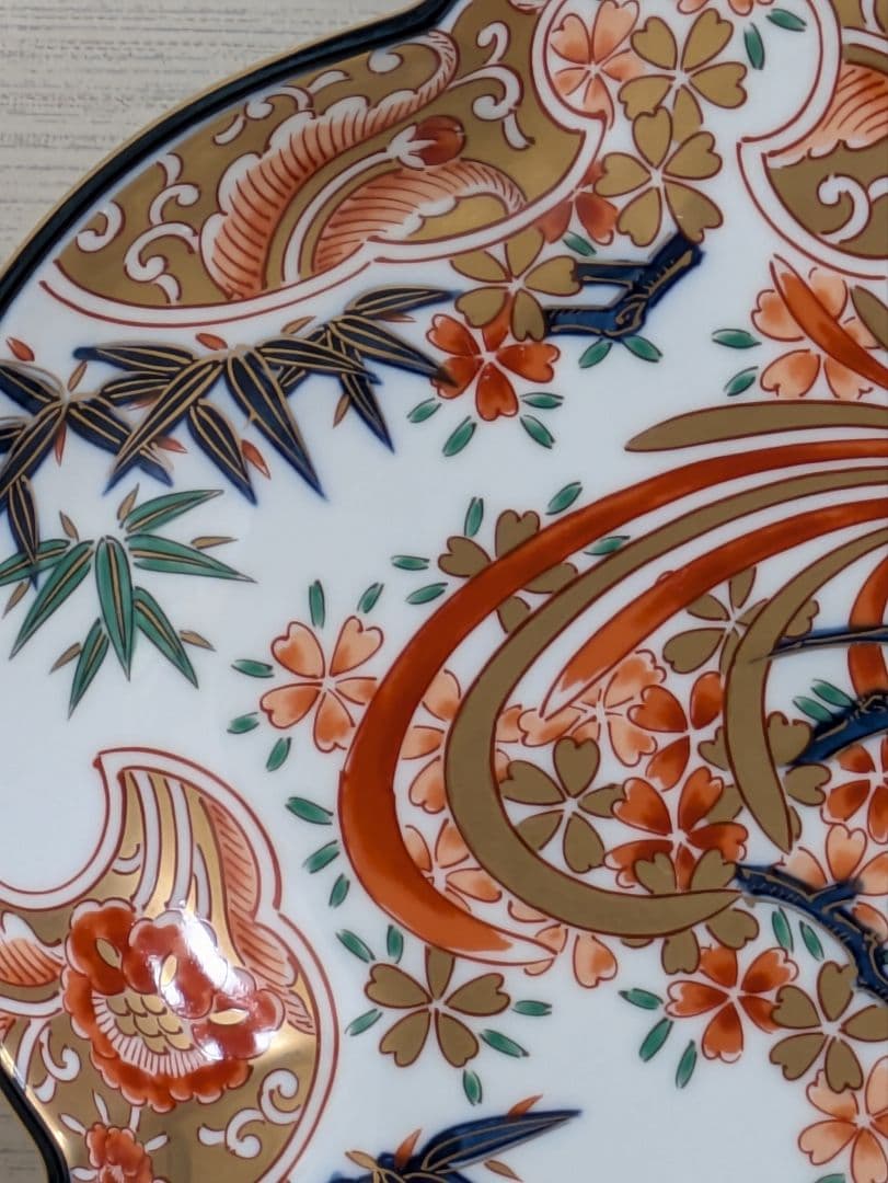 ketty　波佐見焼　林九郎作　梅型金彩鳳凰花模様　スタンド付　未使用美品