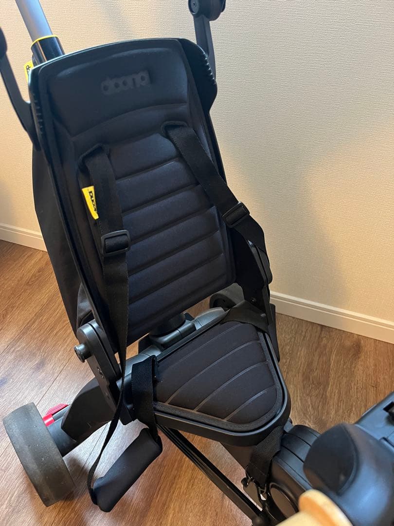 doona. Liki Trike リキトライク　黒　黄色