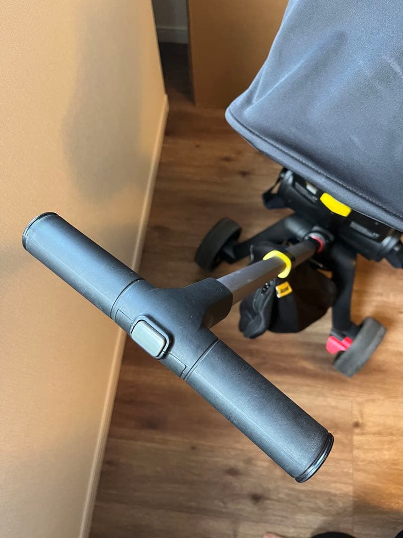 doona. Liki Trike リキトライク　黒　黄色