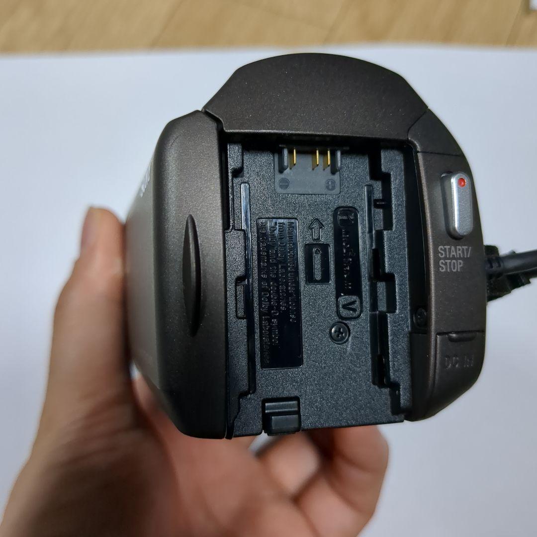 SONY HDR-CX680本体、別売りバッテリーパック、ビデオカメラケース