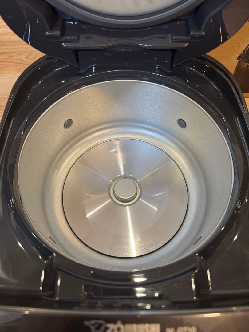 【美品】象印/炊飯器/NL-DT10-BA