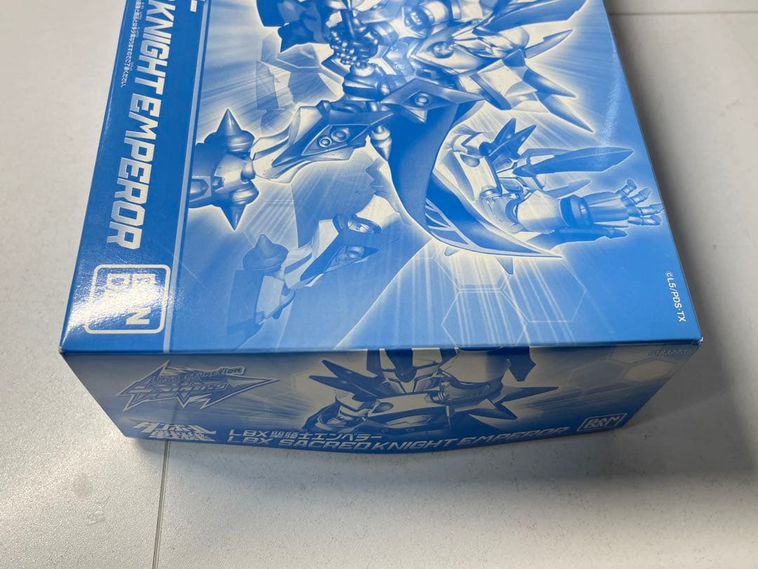 [未組立] ダンボール戦機 LBX聖騎士エンペラー