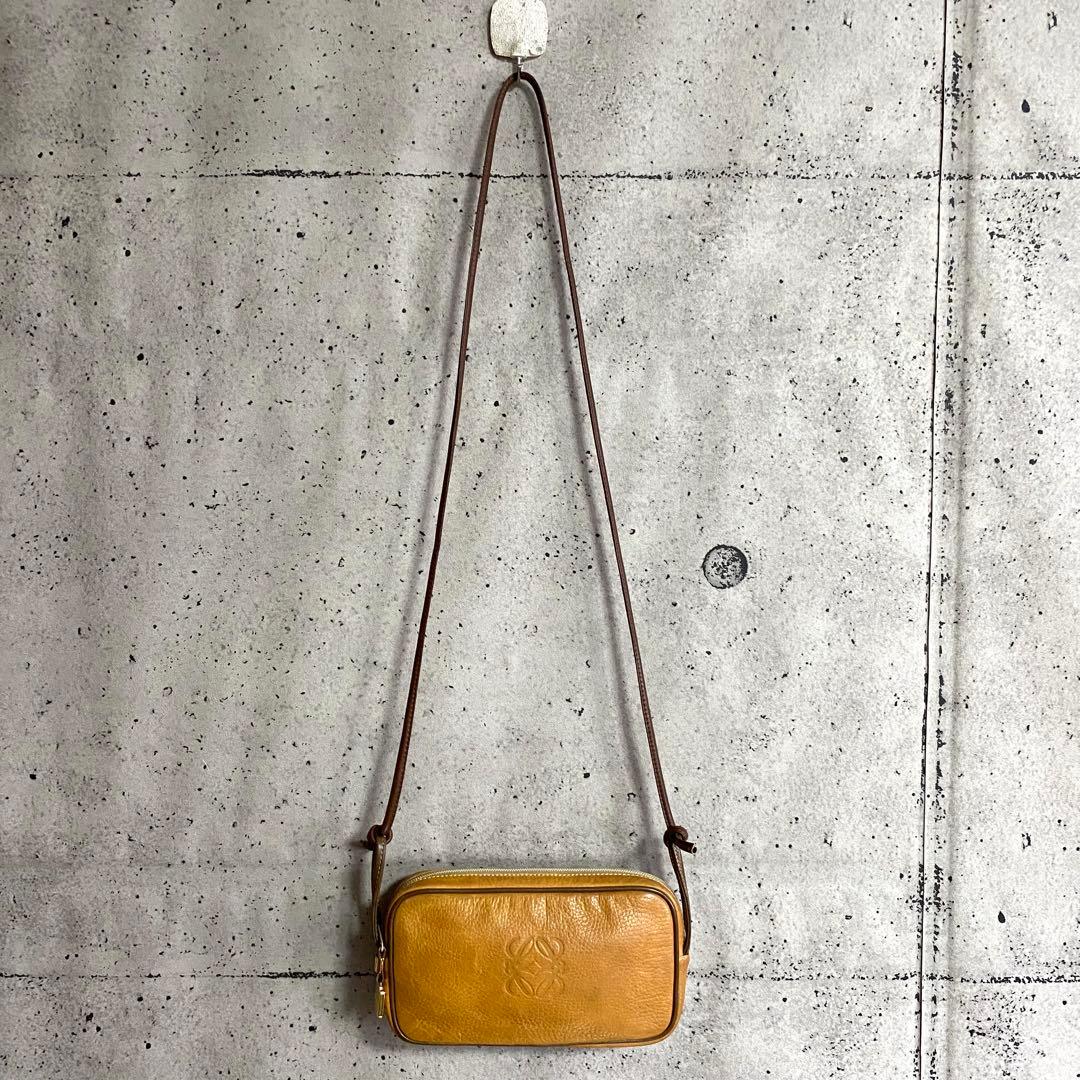 本物☆ロエベ アナグラム柄 レザー ショルダーバッグ 斜めがけ キャメルブラウン