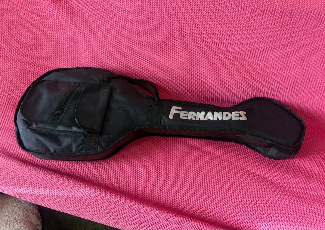 ブラックエレキベース ステッカー付き