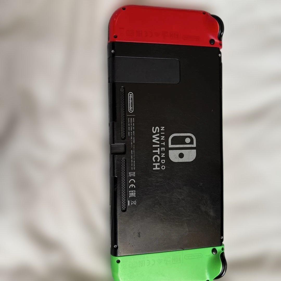Nintendo Switch 緑と赤のジョイコン
