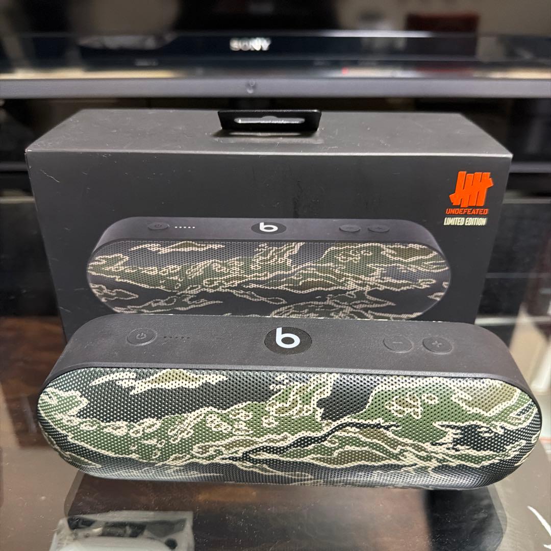 Beats Pill+ 迷彩ワイヤレススピーカー