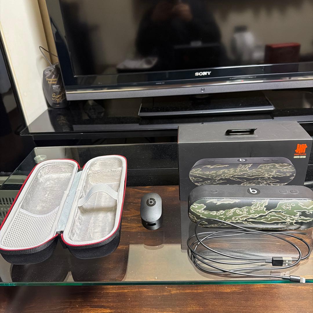 Beats Pill+ 迷彩ワイヤレススピーカー