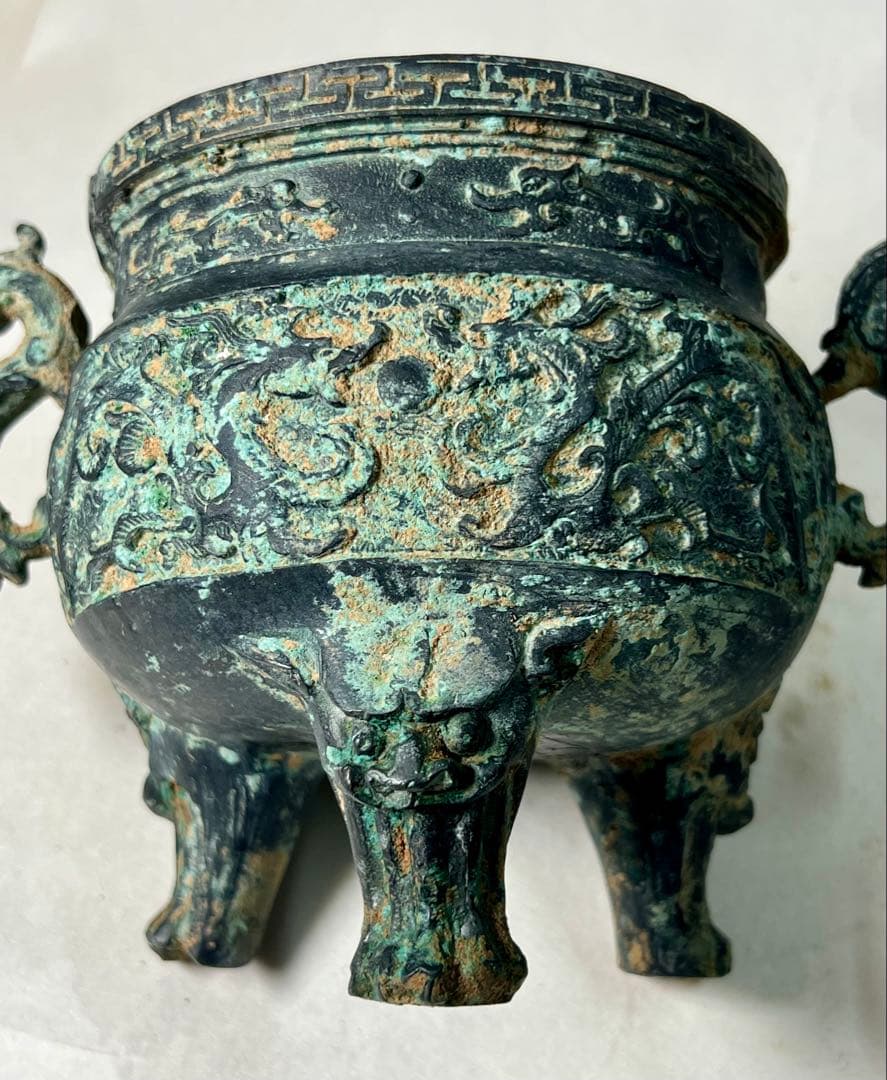 清時代　乾隆年製　獅子双龍紋　古銅　三つ足香炉　中国古玩