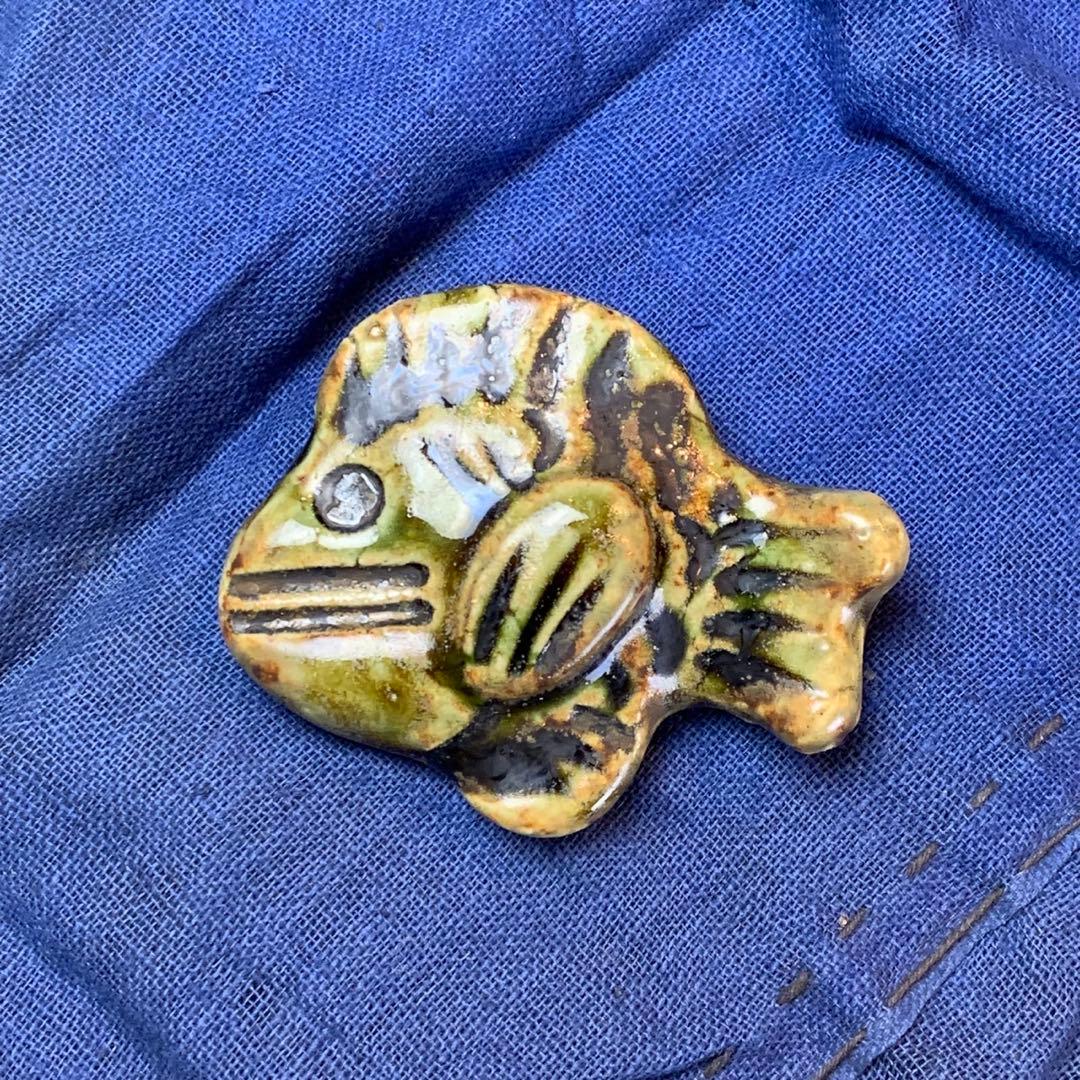 shuiyemikioです。魚　織部焼　箸置