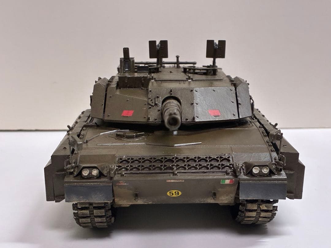 トランペッター　C1 アリエテ PSO 戦車　1/35 模型　完成品　イタリア
