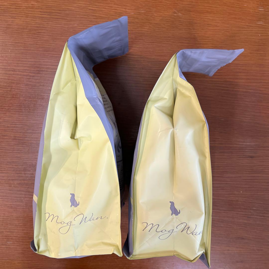 新品・未開封　モグワンドッグフード　チキン&サーモン　1.8kg✖️2袋