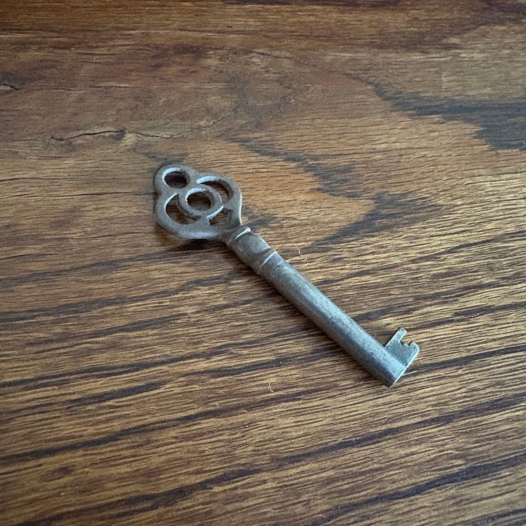 英国アンティーク　ヴィンテージ ブックシェルフ　猫脚キャビネット　クラシック