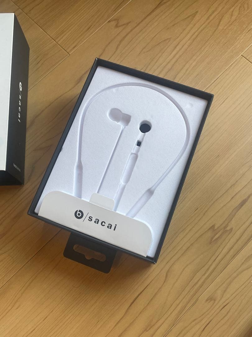 そ*様 激レア sacai × beats Earphone ネックレス ジャン