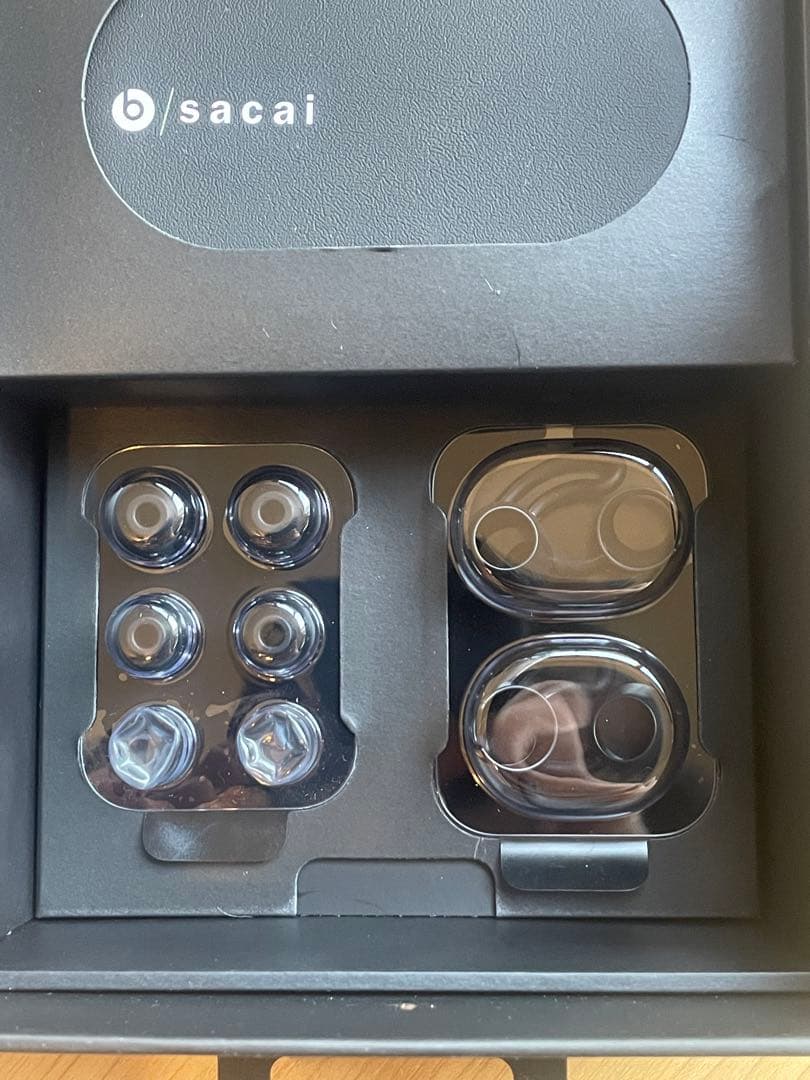 そ*様 激レア sacai × beats Earphone ネックレス ジャン